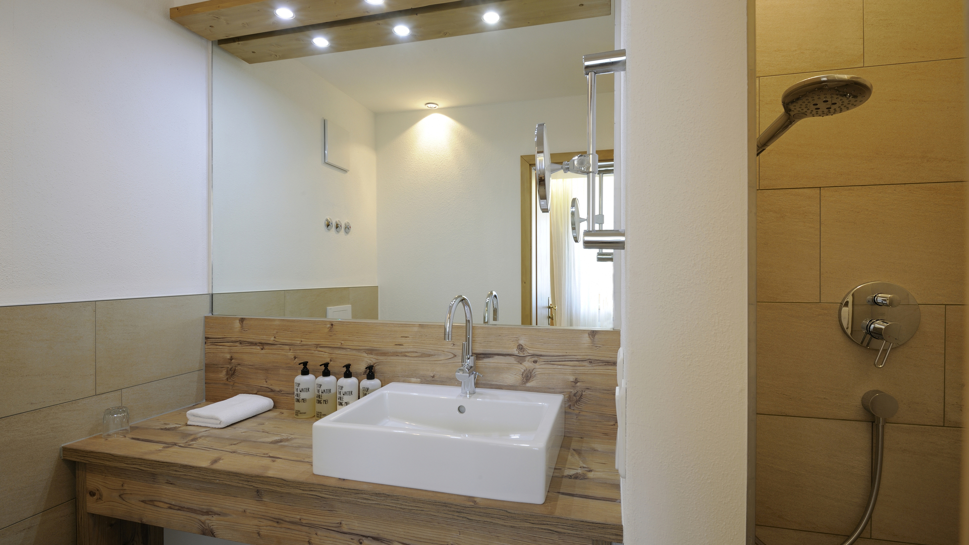 Badezimmer im Landhausstil für Wellnessurlaub in Bayern