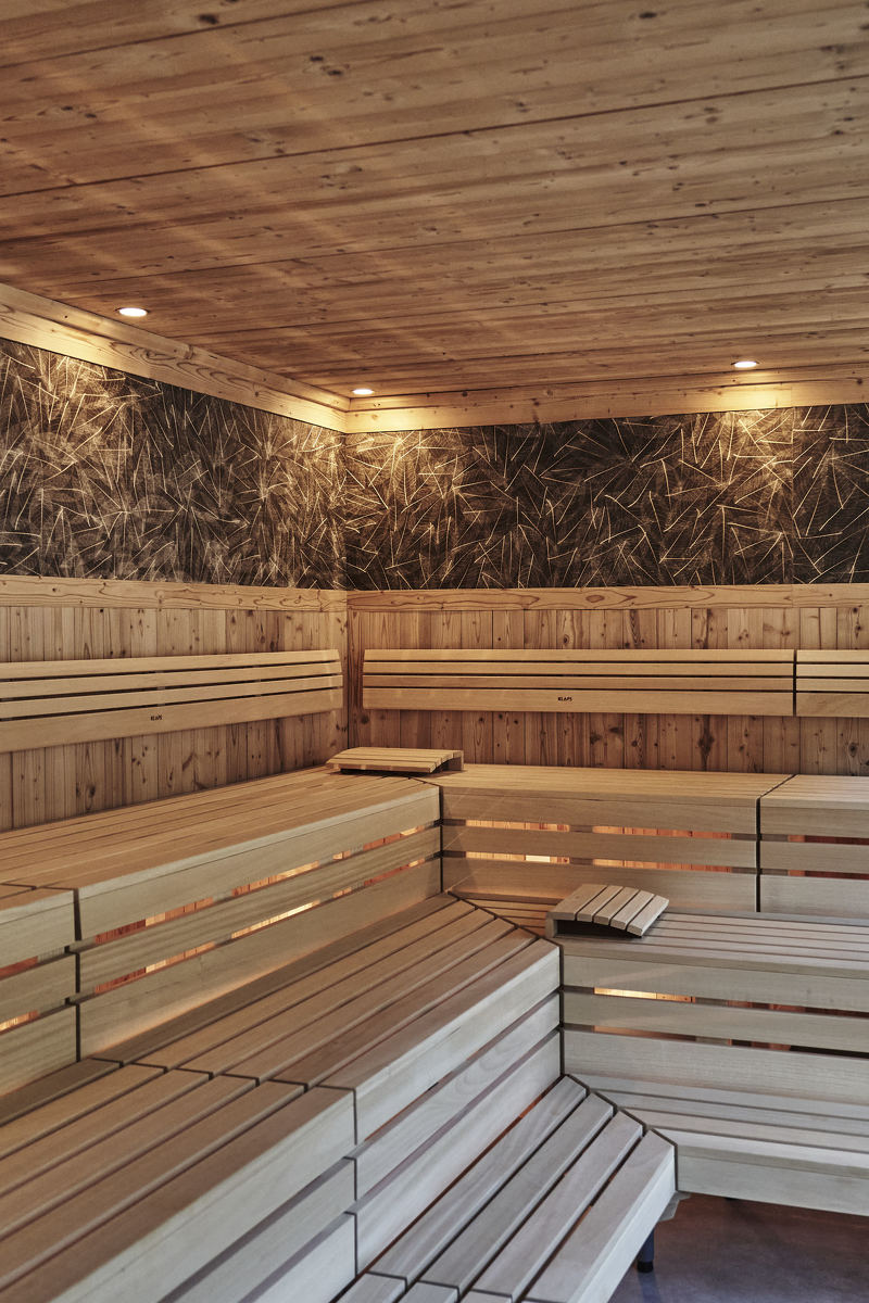 Faszination Sauna mit finnischer Sauna und Panoramasauna.