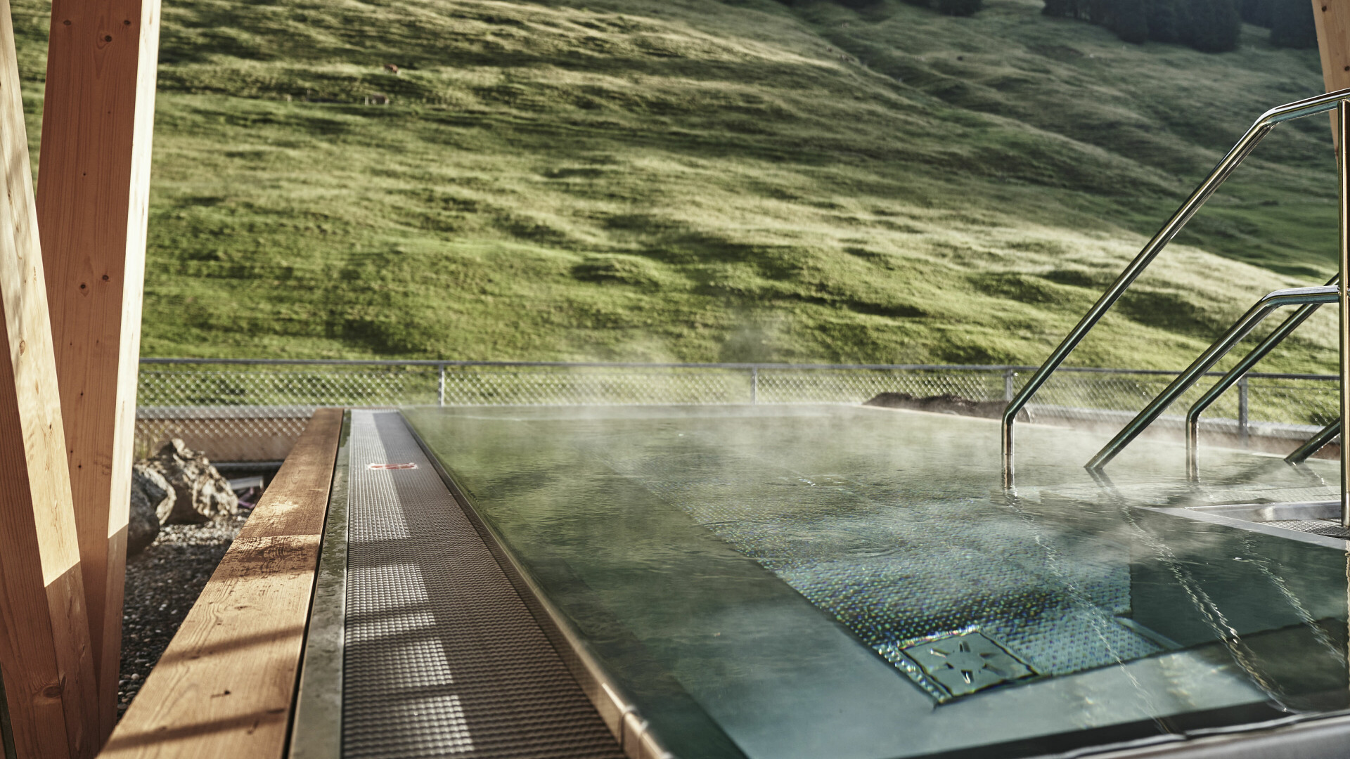 Die perfekte Wellnessauszeit mit japanischem Onsen-Becken.