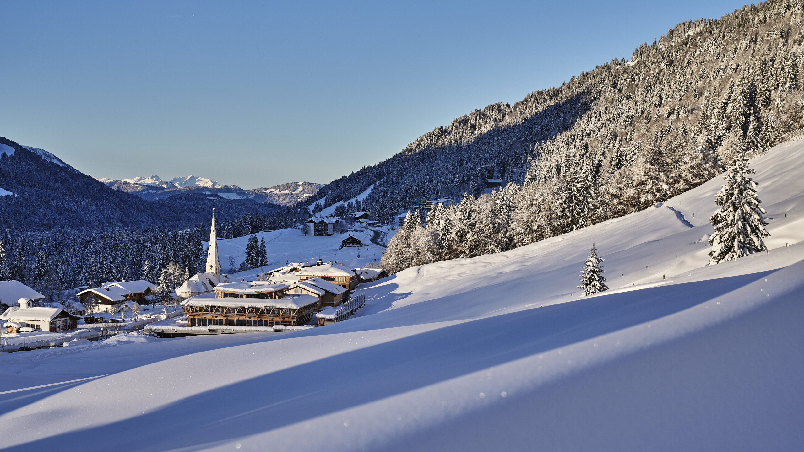 Winterurlaub mit Wellness im Allgäu | HUBERTUS Mountain Refugio Wellnessurlaub im Allgäu mit Winterlandschaft