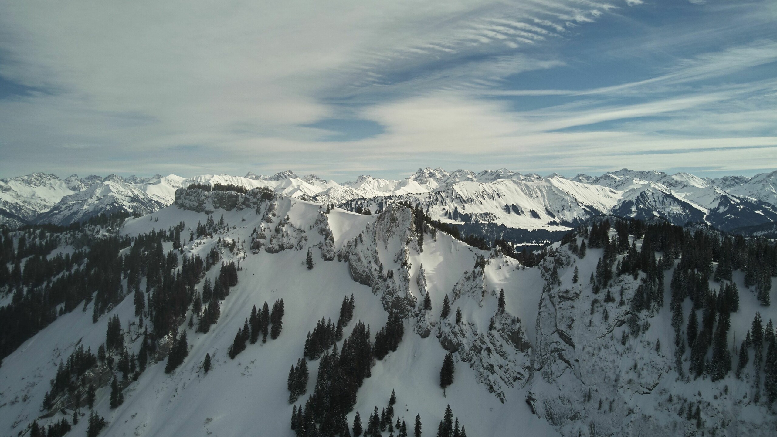 Die atemberaubende Landschaft der Allgäuer Berge Winterurlaub in den Bergen im Wellnesshotel Allgäu